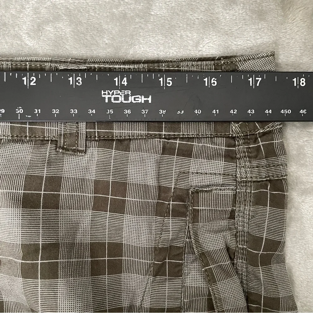Men’s Shorts Bundle Aeropostale & Puma Size 32 Plaid & Patterned Lot of 2